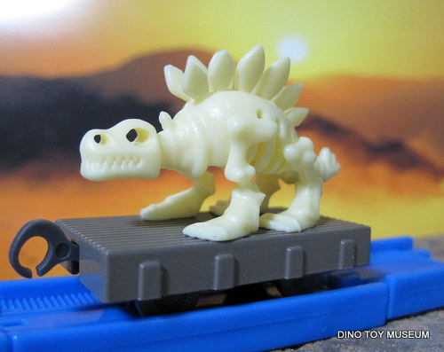 恐竜の化石貨車