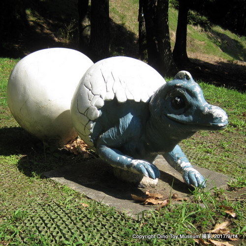 佐野市運動公園の恐竜赤ちゃん