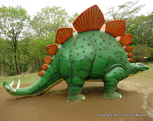 水戸市森林公園のステゴサウルス