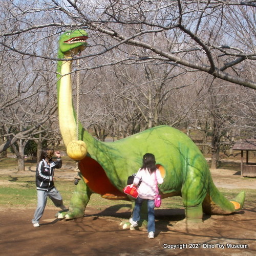 八坂公園のアパトサウルス