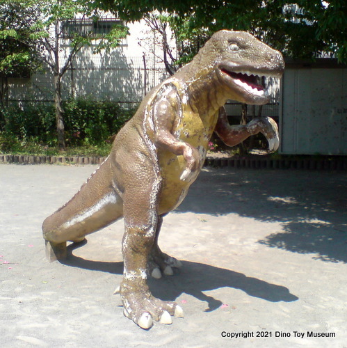 ピノキオ児童公園のティラノサウルス