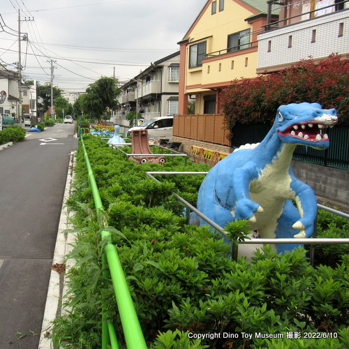 田柄川緑道の怪獣のホスコン