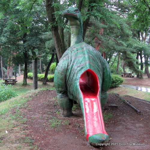 茶臼山恐竜公園のプラテオサウルス