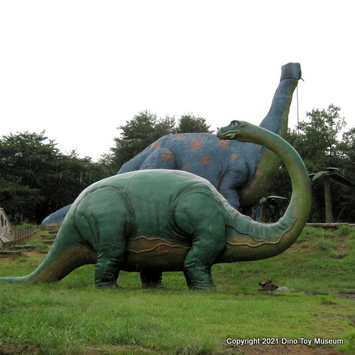 茶臼山恐竜公園のブロントサウルス