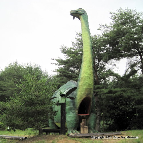 茶臼山恐竜公園のディプロドクス