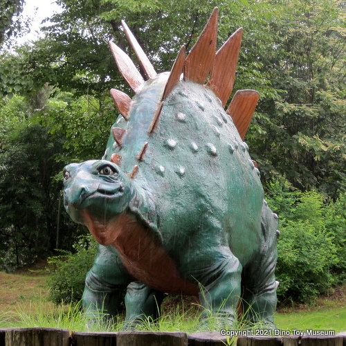茶臼山恐竜公園のステゴサウルス