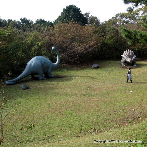小室山公園　恐竜広場のブロントサウルス