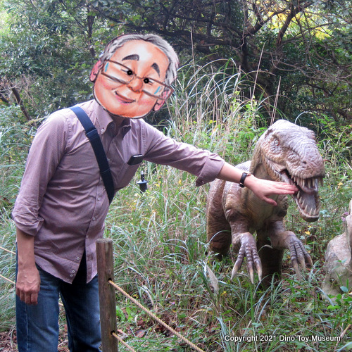 伊豆アニマルキングダム　恐竜が棲む森のベロキラプトル