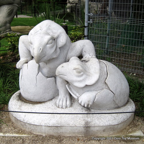 東山動植物園のプロトケラトプス（２頭）