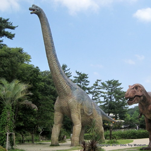 東公園動物園のブラキオサウルス