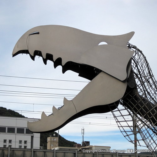 二川駅前の恐竜モニュメントのジュラシックカルチャー　豊橋の恐竜がやってきた