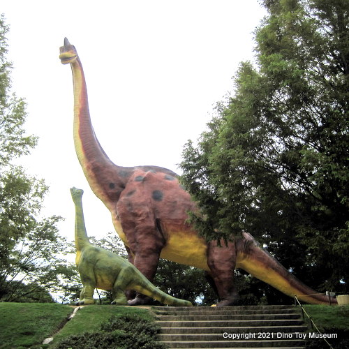 豊橋総合動植物公園　自然史博物館　のんほいパークのブラキオサウルス