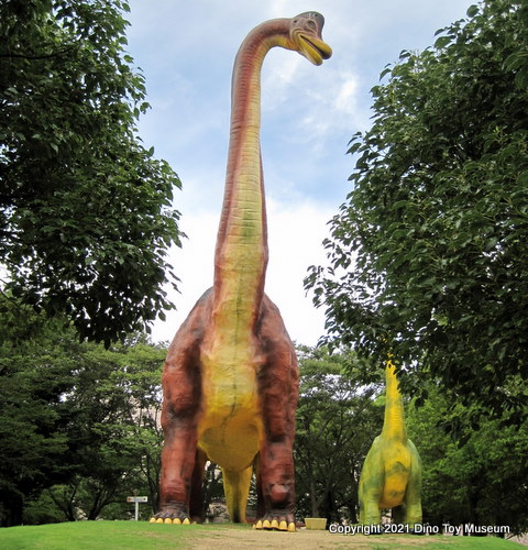 豊橋総合動植物公園　自然史博物館　のんほいパークのブラキオサウルスの子ども