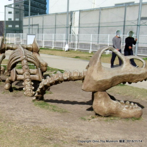 ザウルスゆめ公園（出島東公園）のスケルトンザウルス