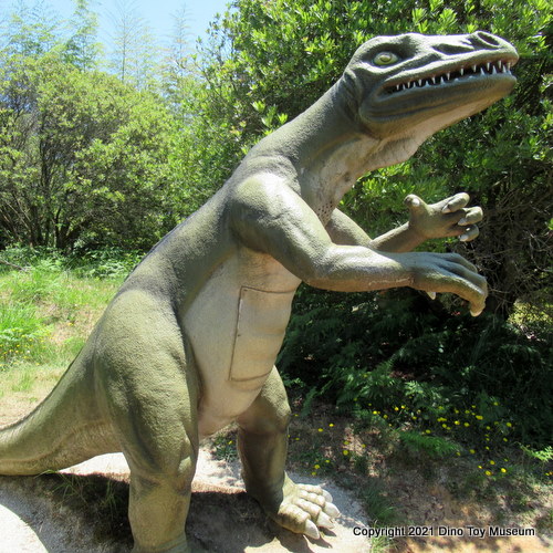 蜂ヶ峯総合公園・恐竜の森のテコドントサウルス