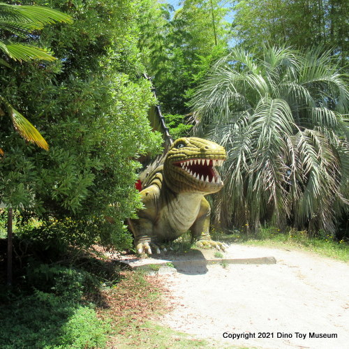 蜂ヶ峯総合公園・恐竜の森のディメトロドン