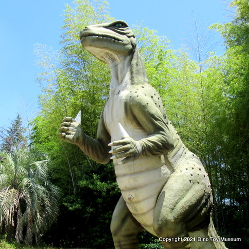 蜂ヶ峯総合公園・恐竜の森のイグアノドン