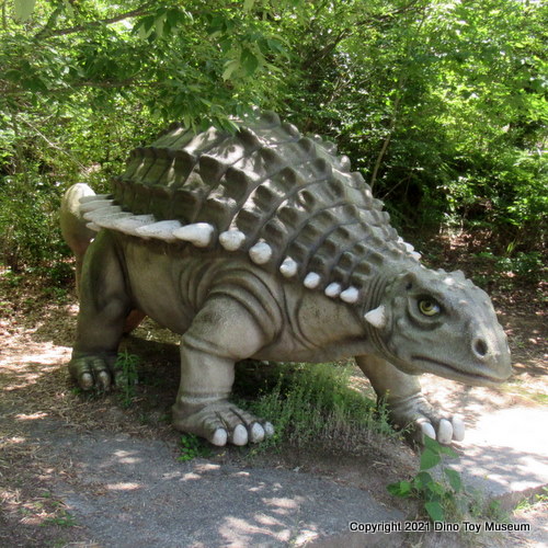 蜂ヶ峯総合公園・恐竜の森のアンキロサウルス