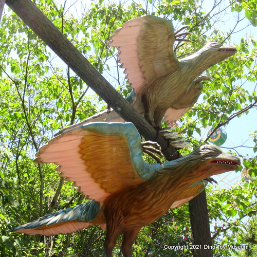 蜂ヶ峯総合公園・恐竜の森の始祖鳥