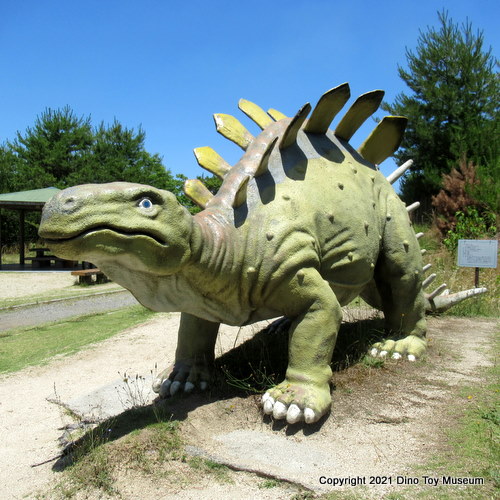 蜂ヶ峯総合公園・恐竜の森のケントロサウルス