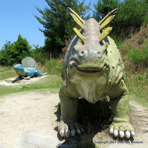 蜂ヶ峯総合公園・恐竜の森のケントロサウルス